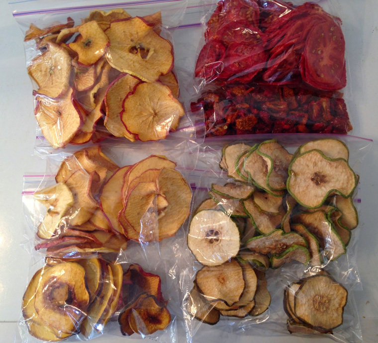 dehydrated-apples-pears-tomatos-peaches