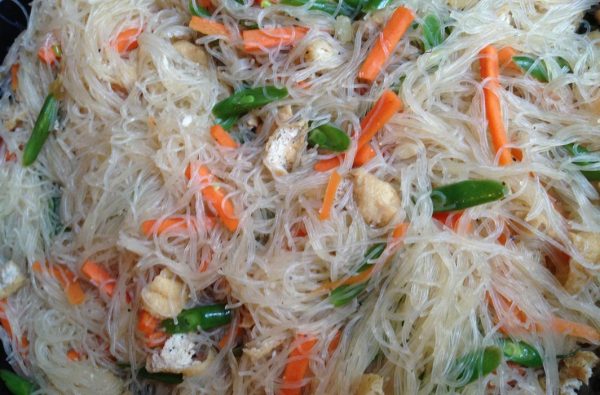 Vegetarian Pancit Bihon Filipino Fried Noodles Hypefoodie