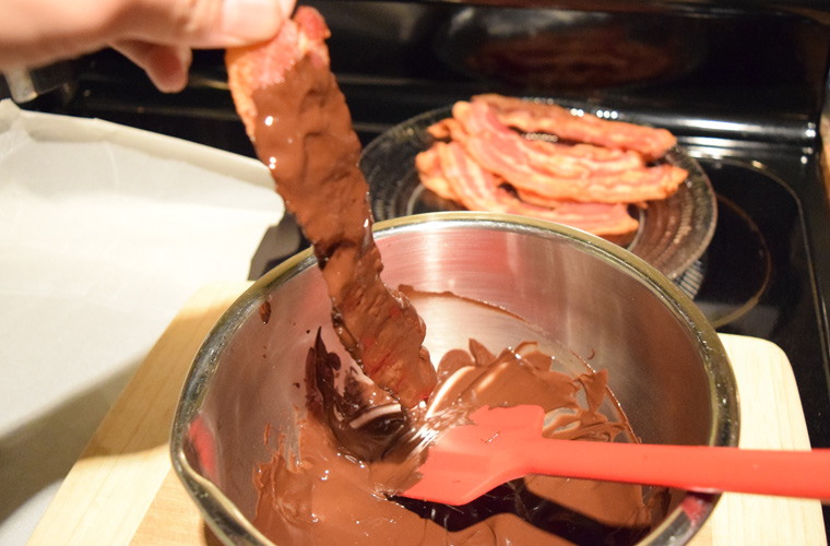 chocolatebacon4-dip-bacon