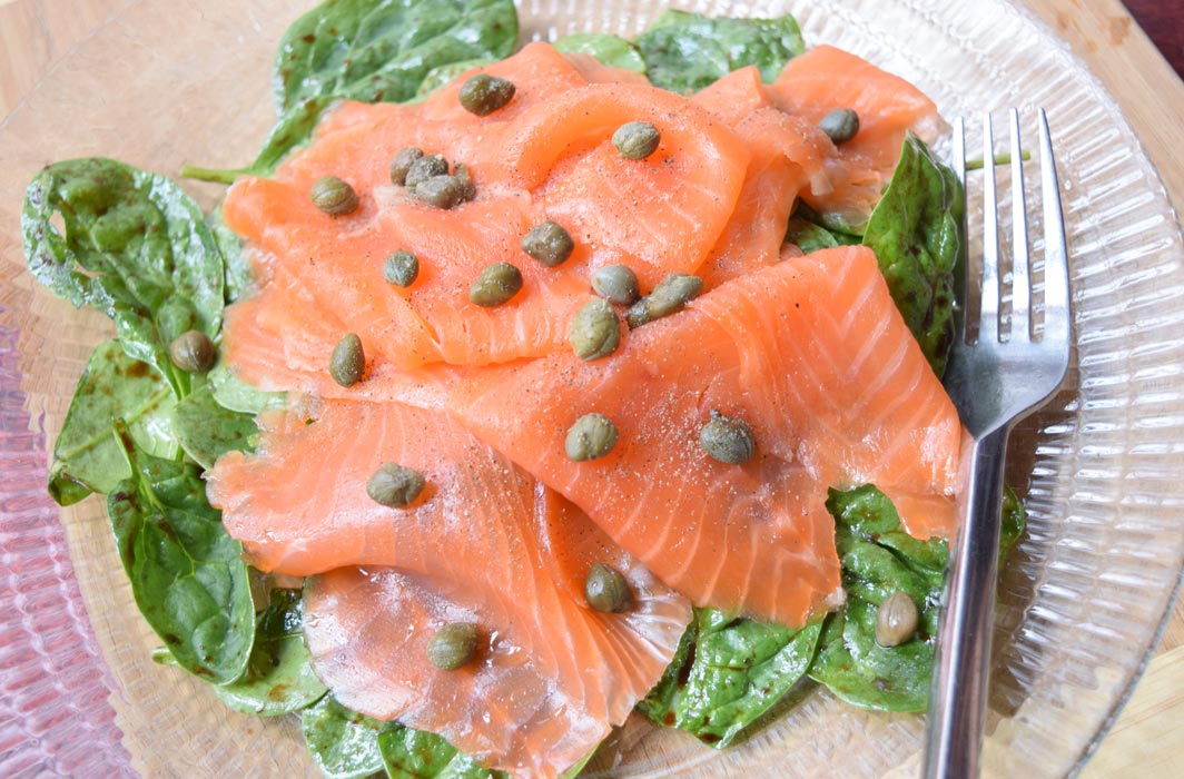 Spinach and Smoked Salmon Salad – HypeFoodie
