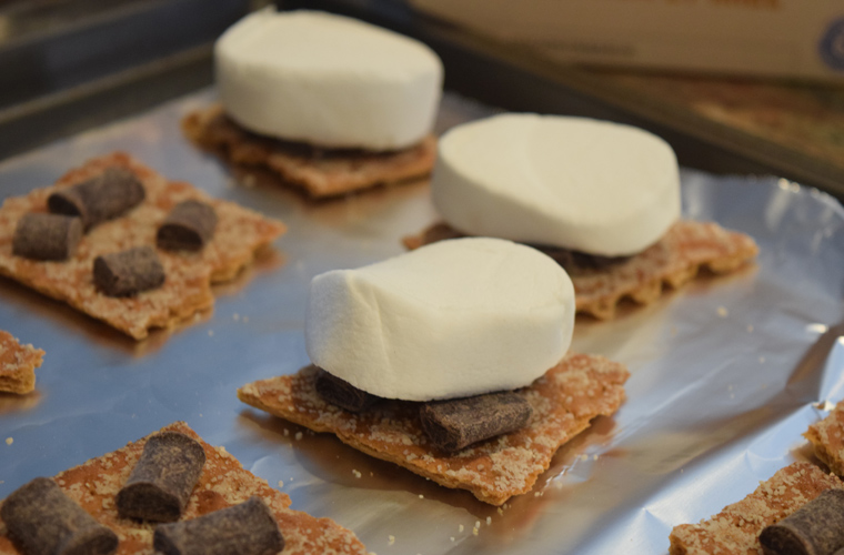 smores-preparation2