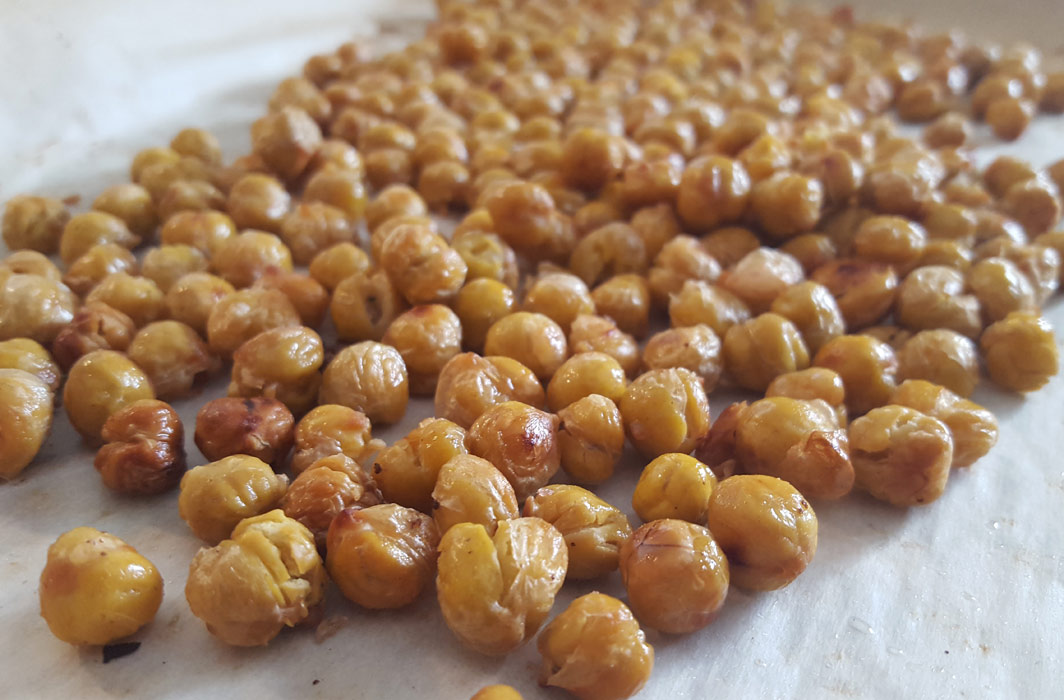 Roasted Chickpeas – HypeFoodie